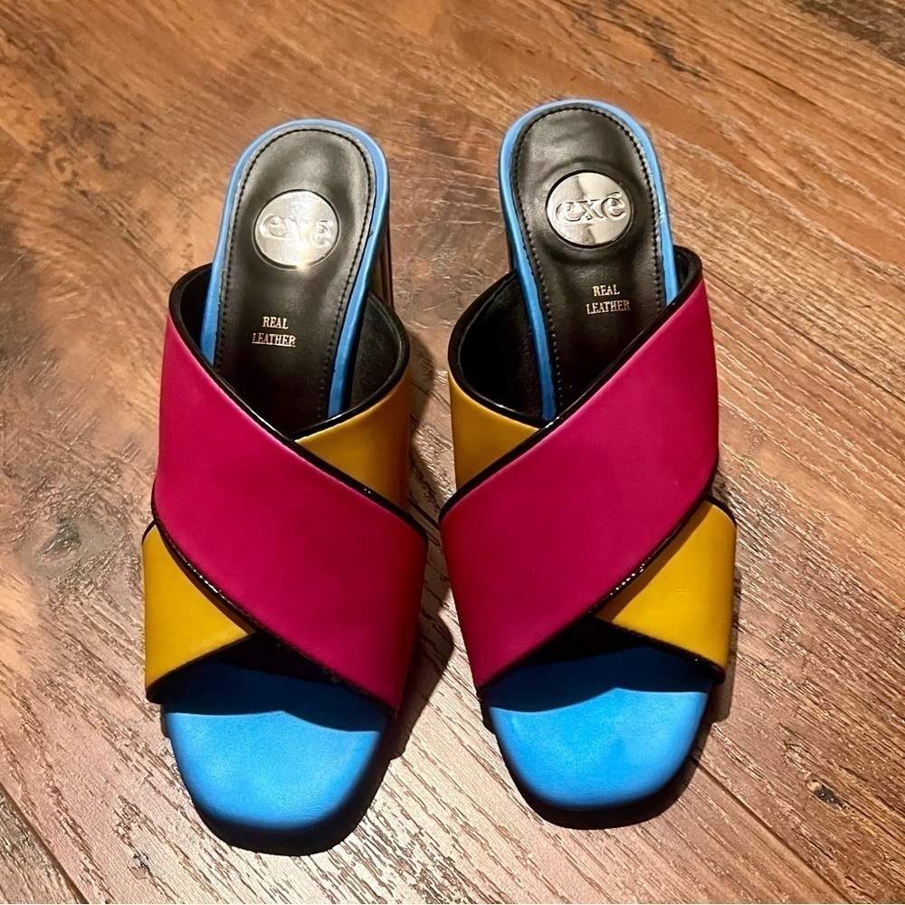 EXÉ color block leather slip on heels. Size 36